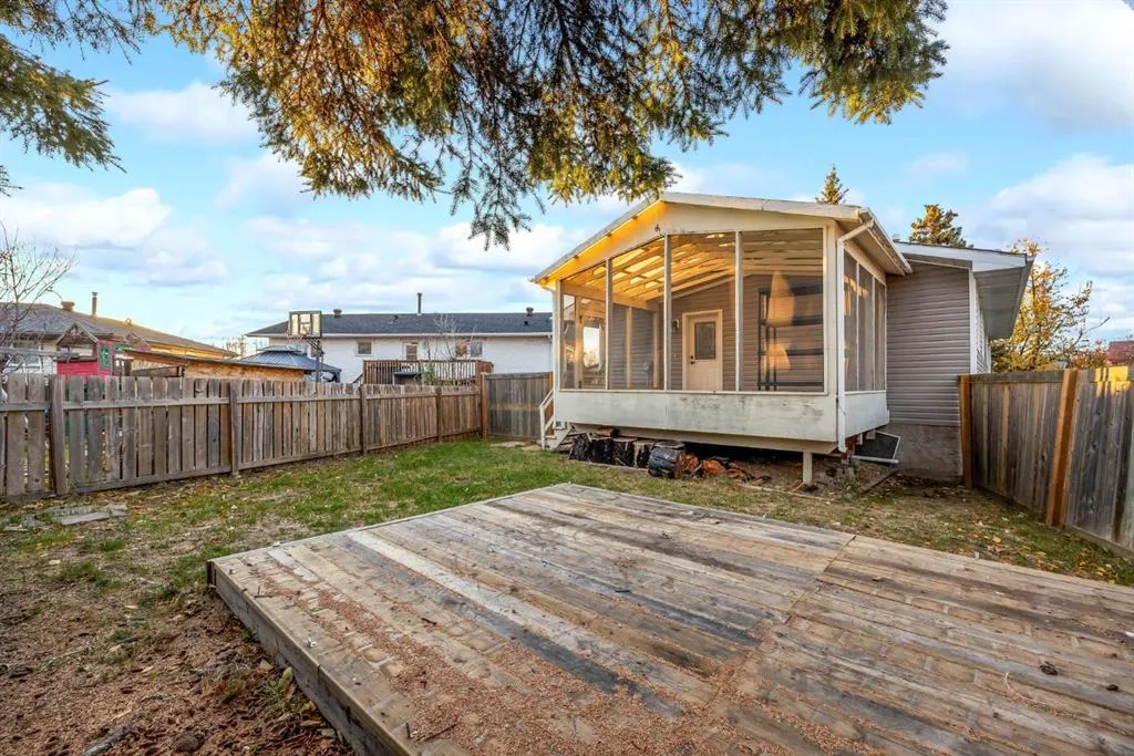276 Cochrane Crescent