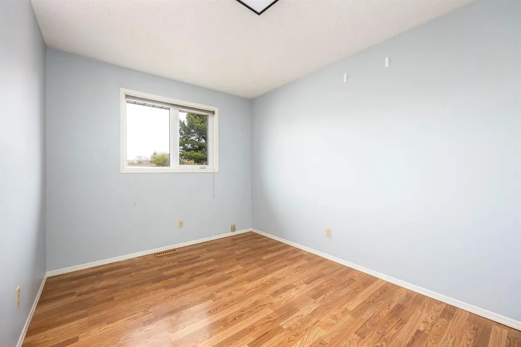276 Cochrane Crescent