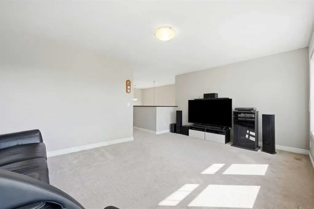 141 Evanspark Gardens NW