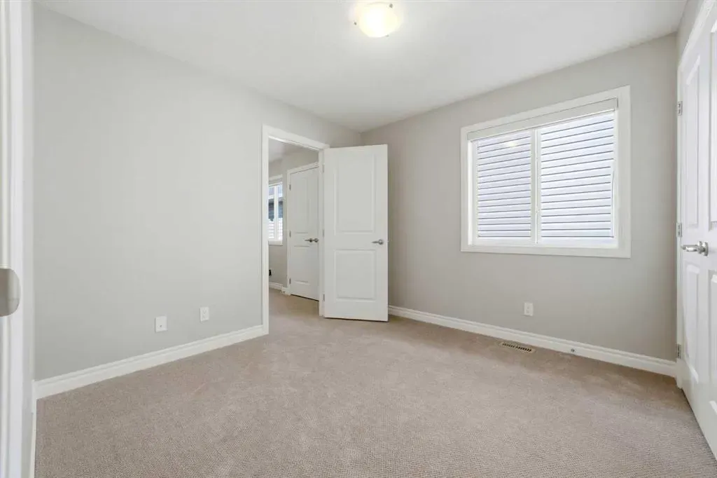 141 Evanspark Gardens NW