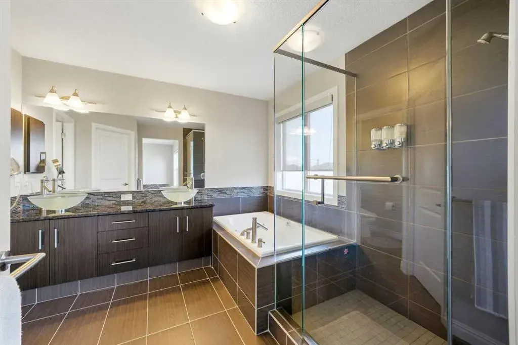 141 Evanspark Gardens NW