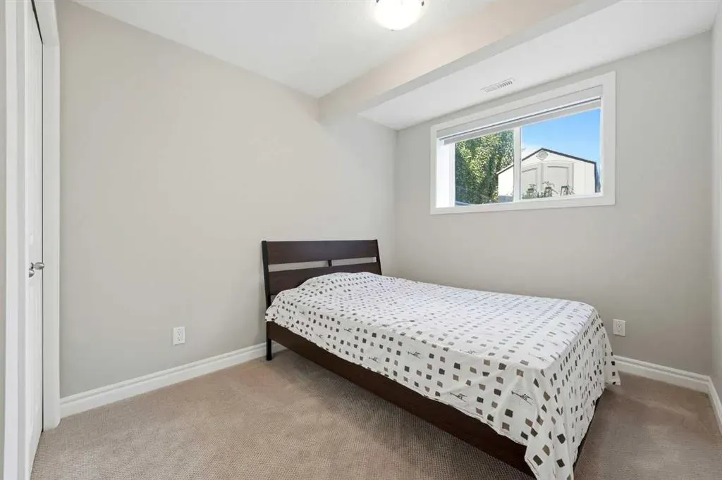 141 Evanspark Gardens NW