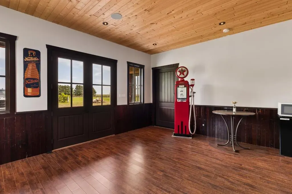 261074 Township Road 262