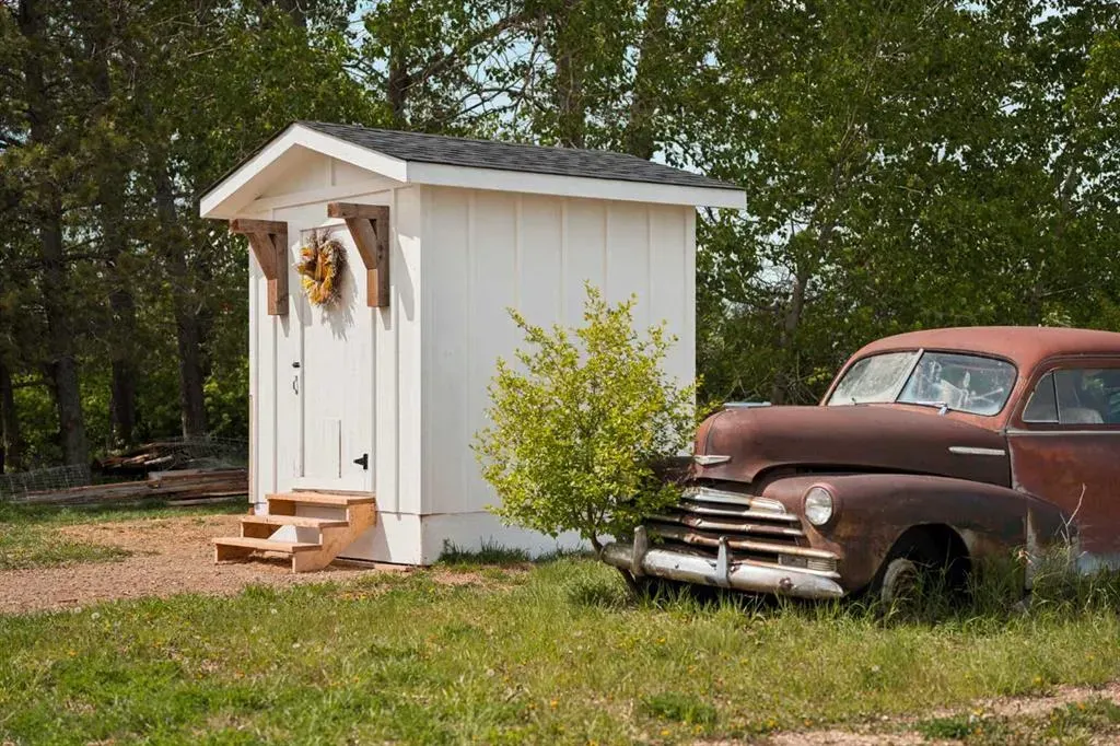 261074 Township Road 262