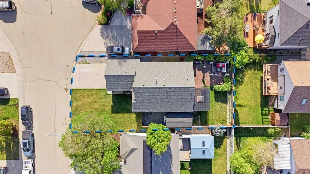 206 Highwood Village Place NW