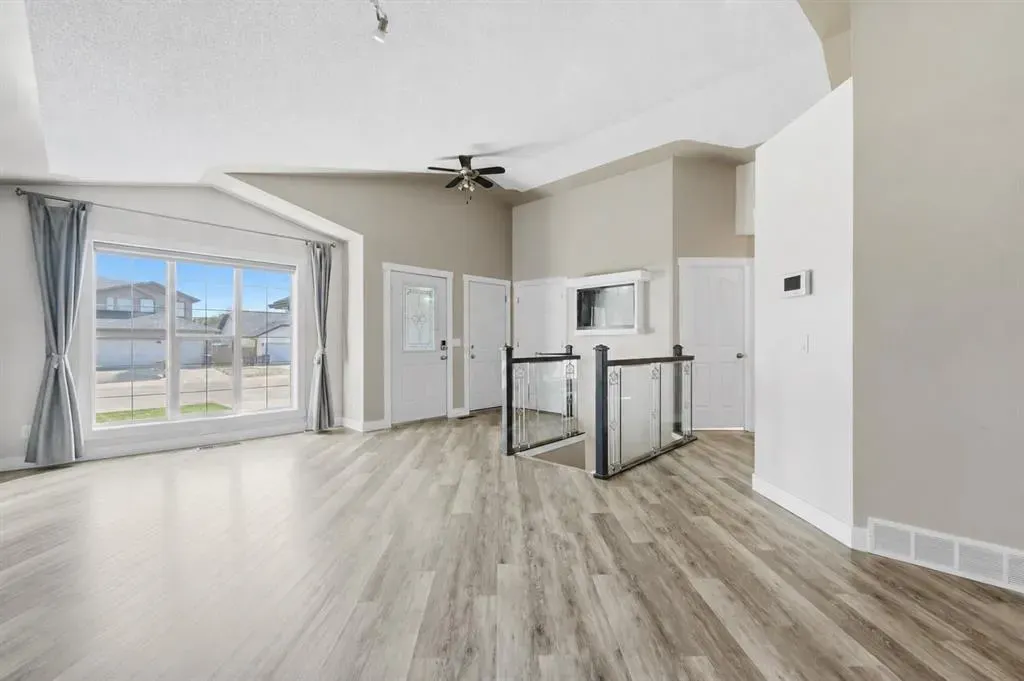 206 Highwood Village Place NW