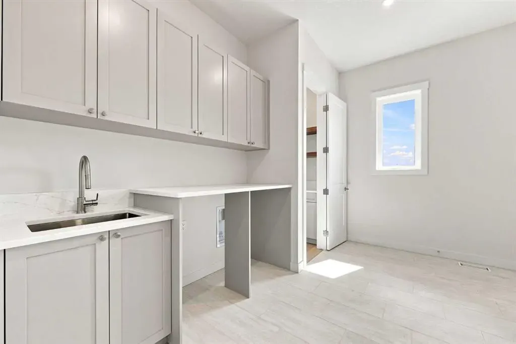 243 Red Tail Ridge SE