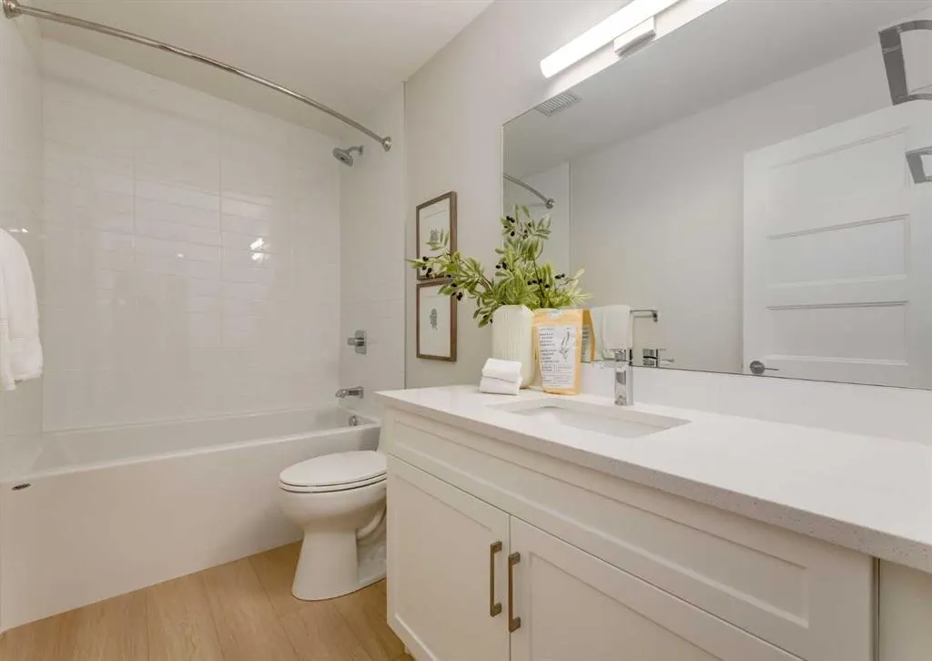 81 Arbour Lake View NW #1203