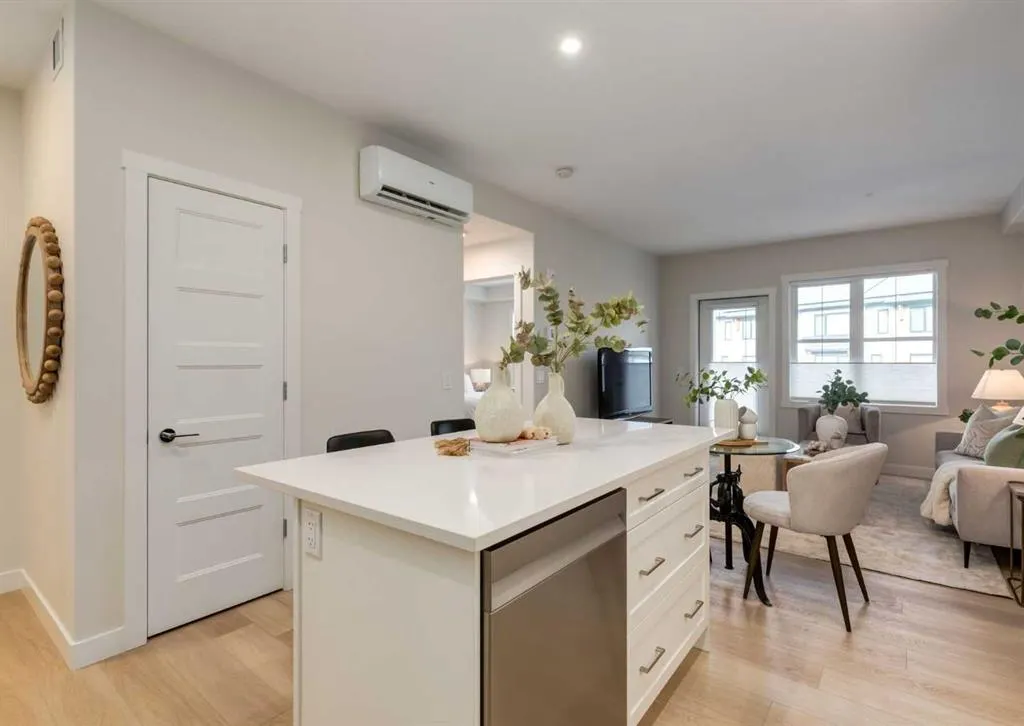 81 Arbour Lake View NW #1203