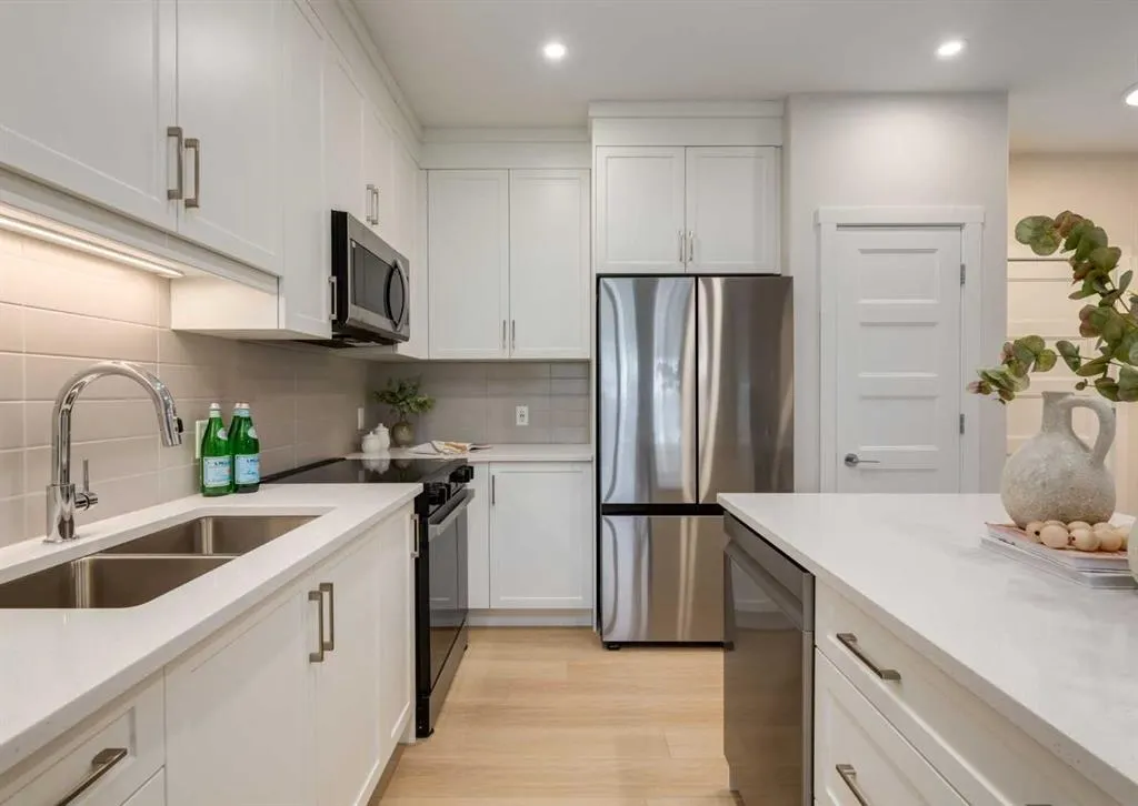 81 Arbour Lake View NW #1203