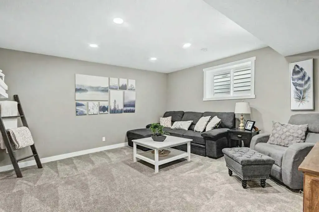 15 Sundown Way