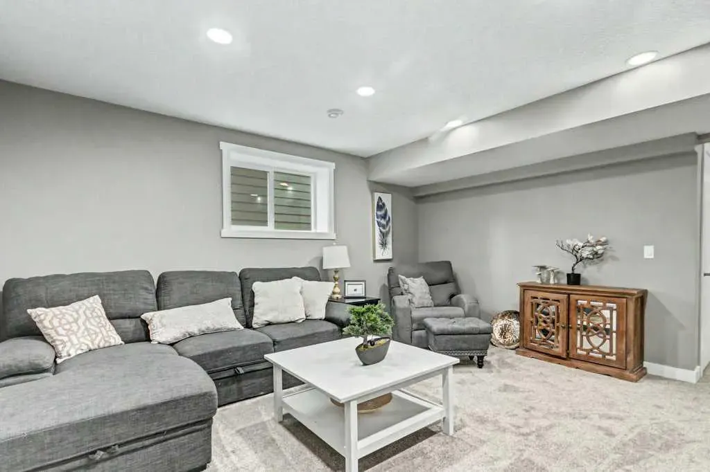 15 Sundown Way
