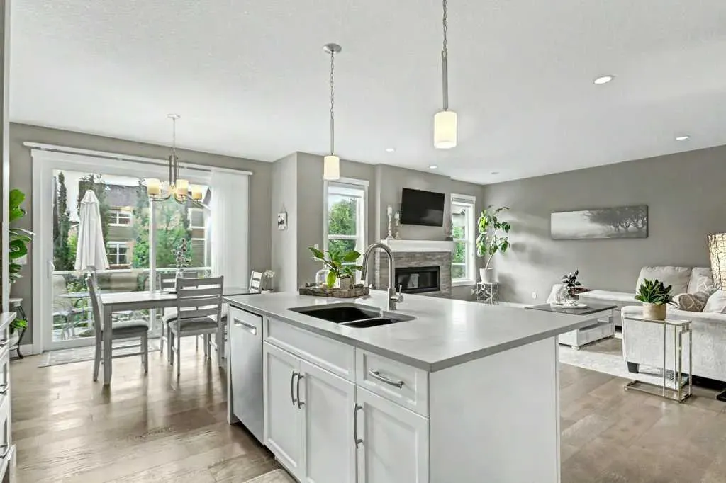 15 Sundown Way