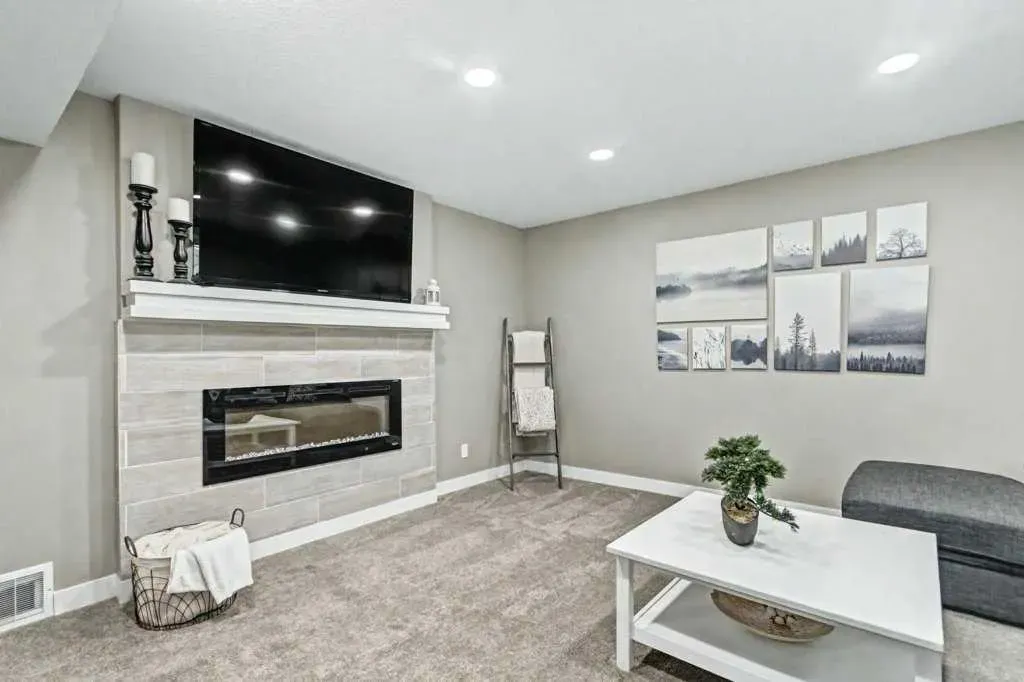 15 Sundown Way