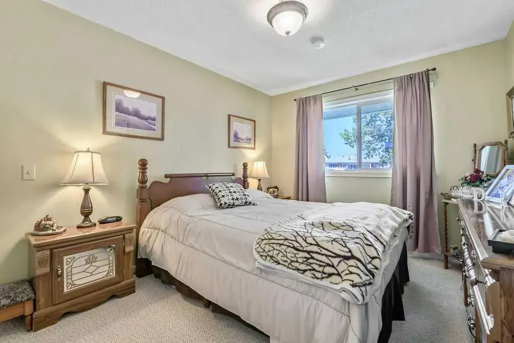 1014 5 Street SW