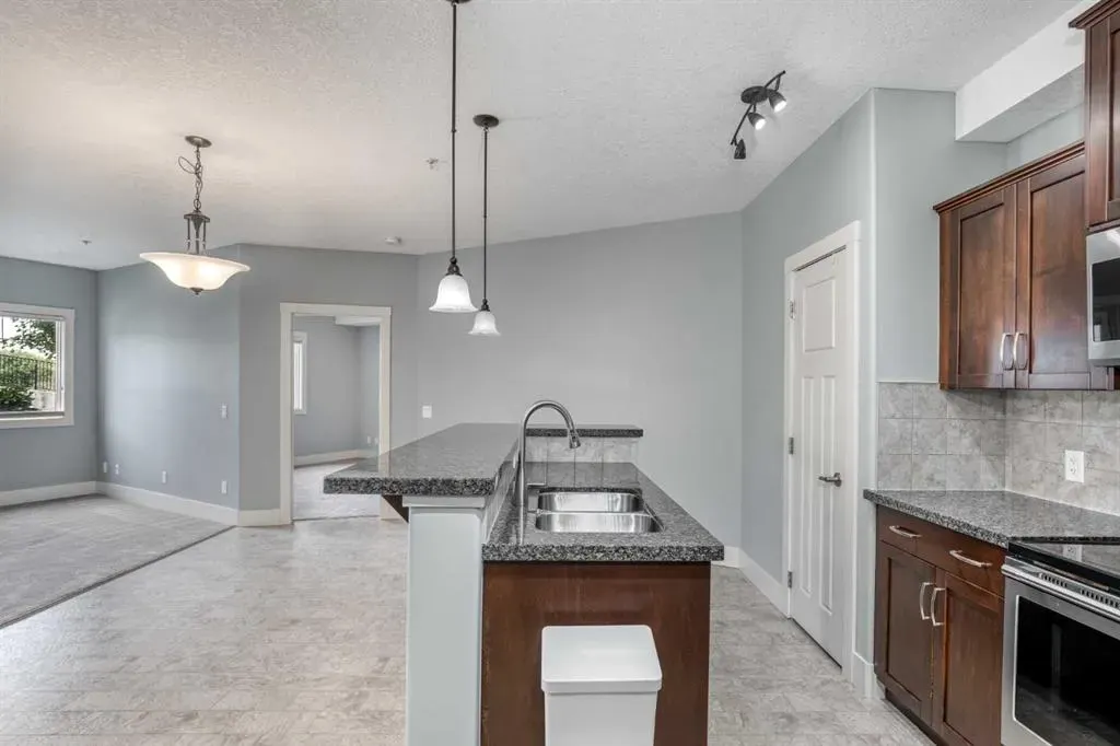77 George Fox Trail W #117