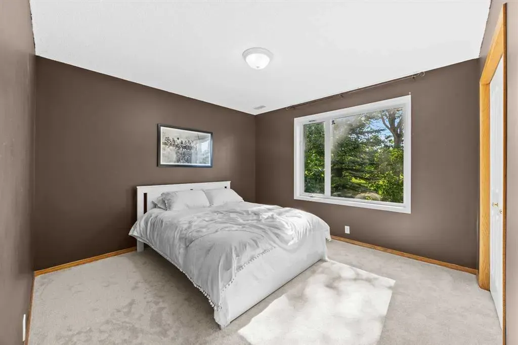 315 Rocky Ridge Bay NW
