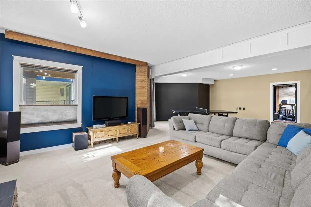 315 Rocky Ridge Bay NW
