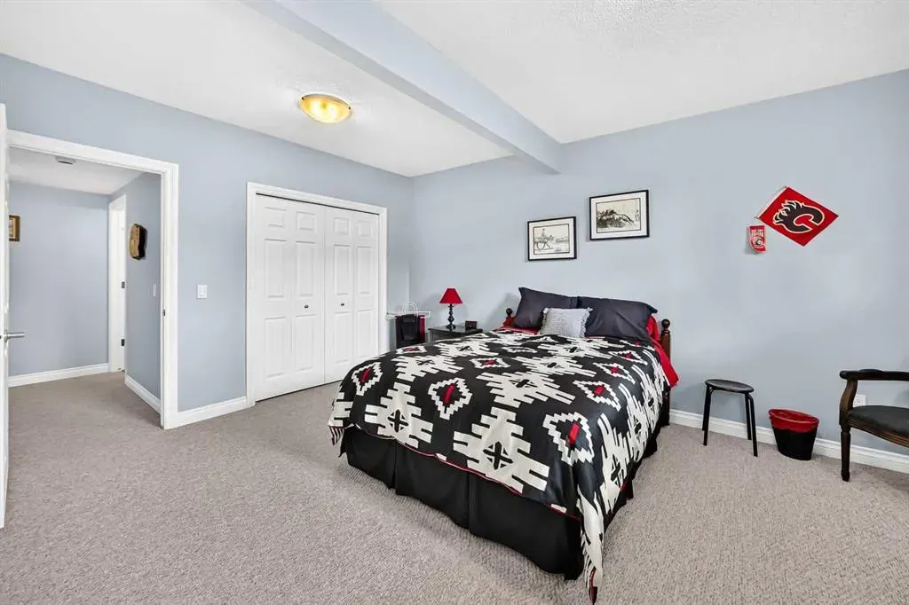 84 River Heights View