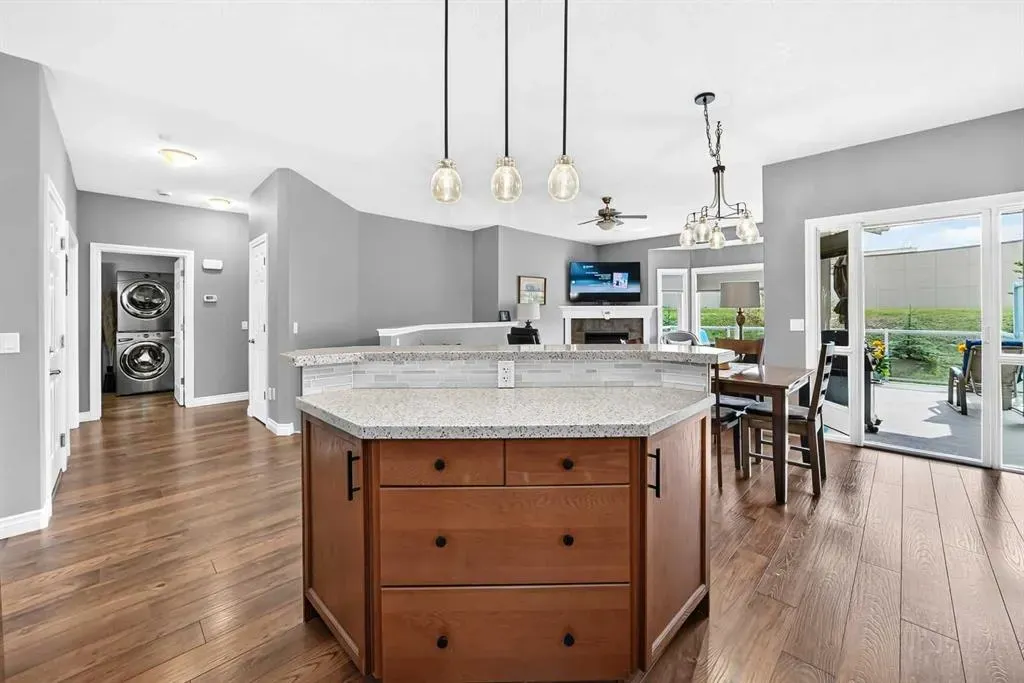 84 River Heights View