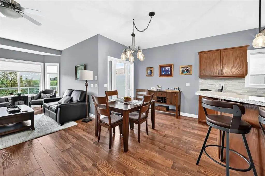 84 River Heights View