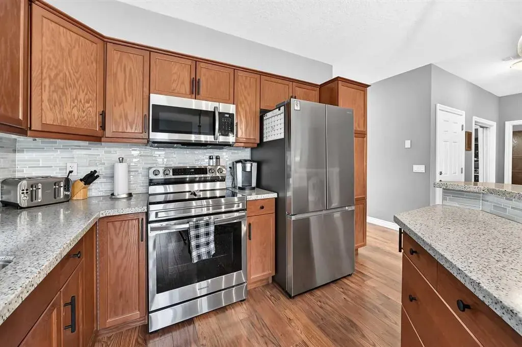 84 River Heights View