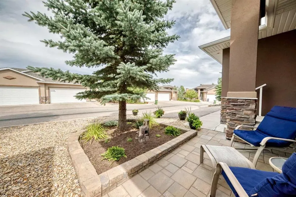 84 River Heights View