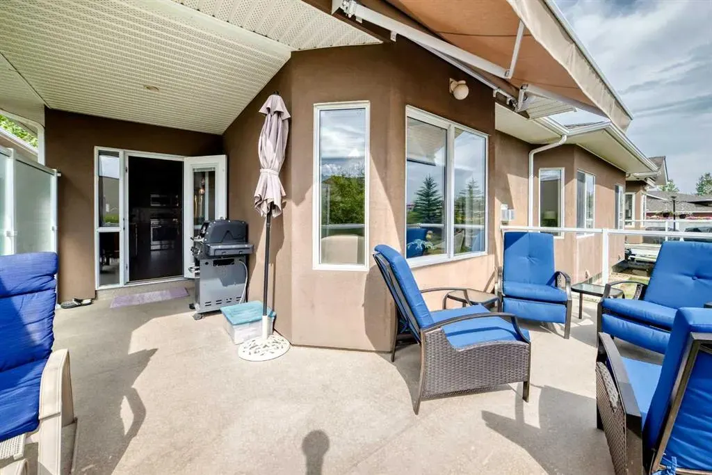 84 River Heights View