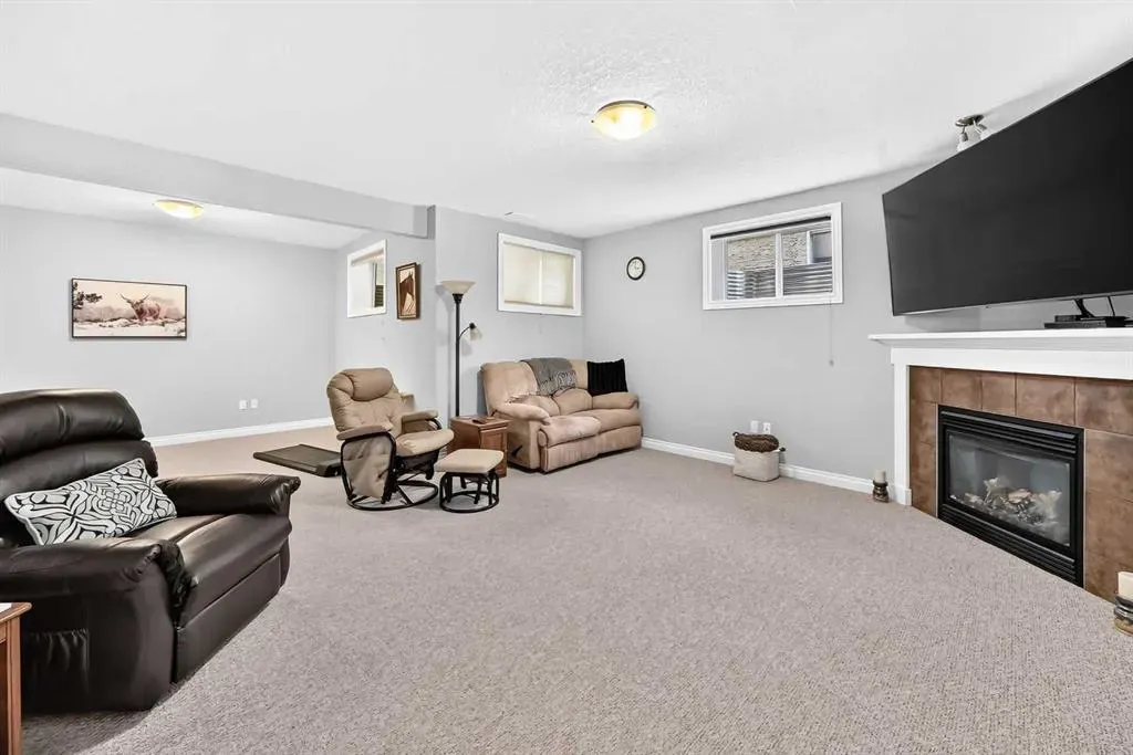 84 River Heights View