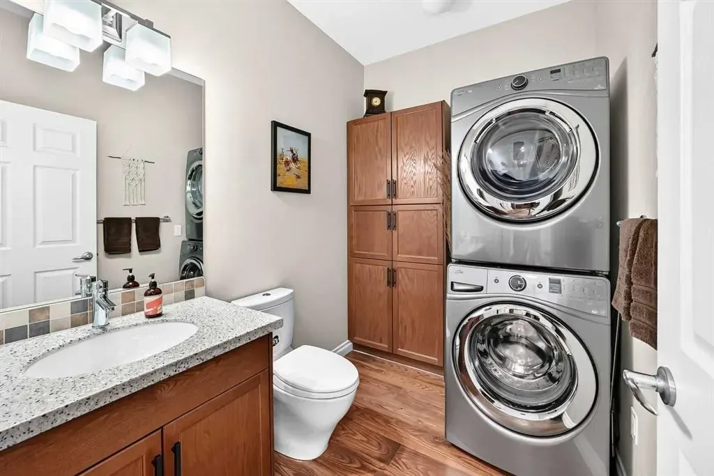 84 River Heights View