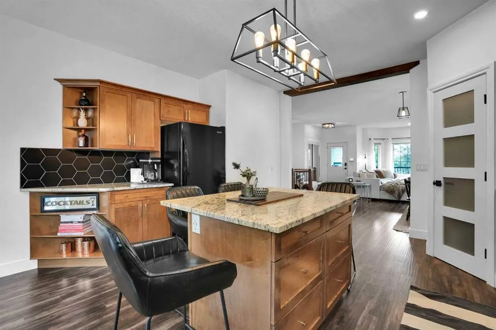 112 Aspen Creek Crescent