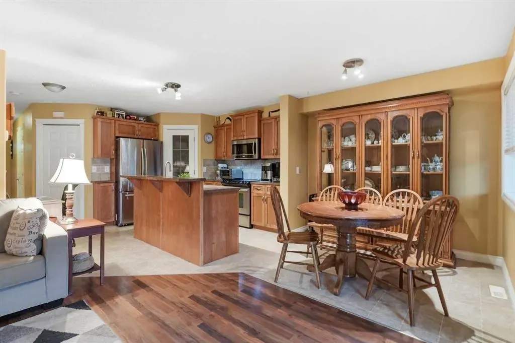 308 11 Avenue NW #121