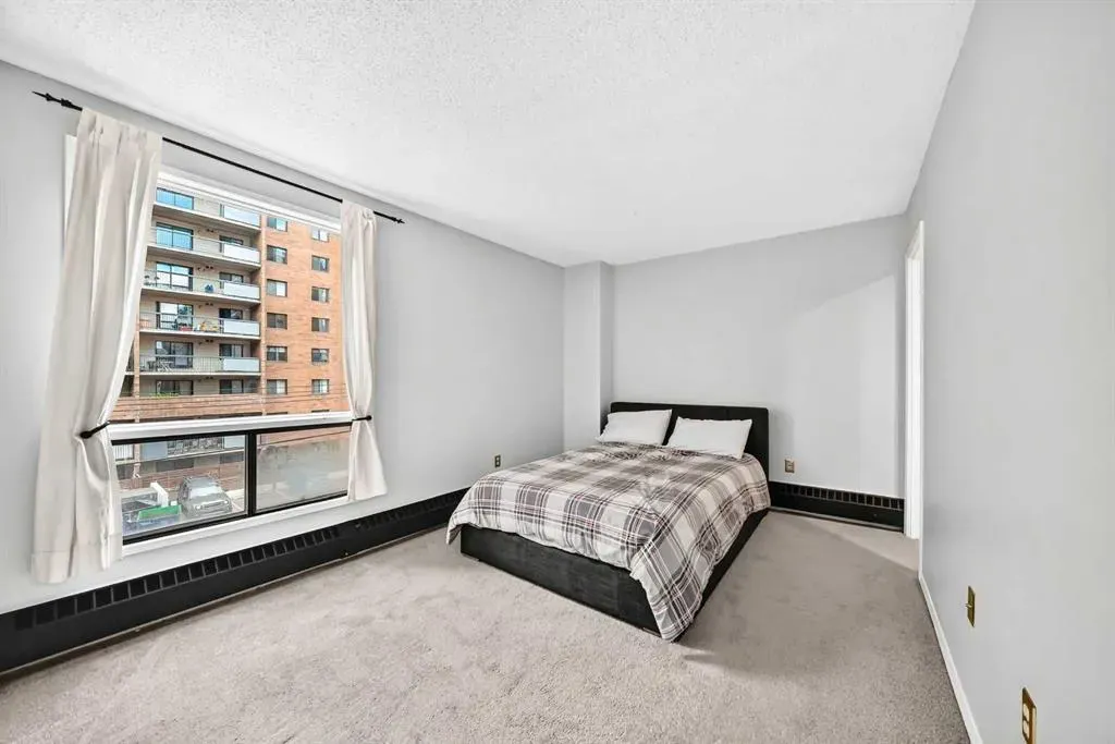1323 15 Avenue SW #302