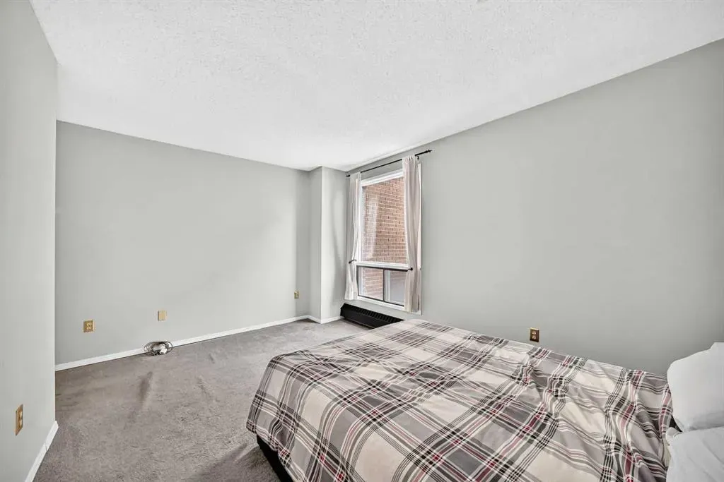 1323 15 Avenue SW #302