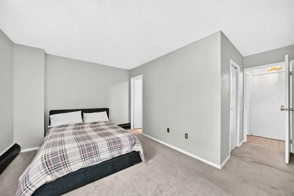 1323 15 Avenue SW #302