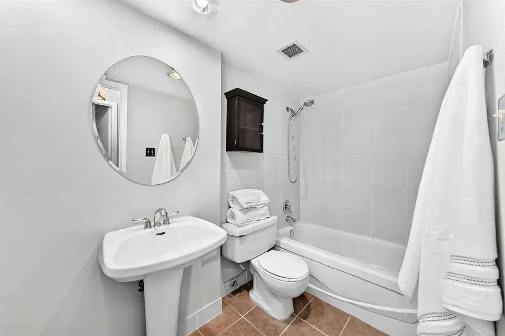 1323 15 Avenue SW #302