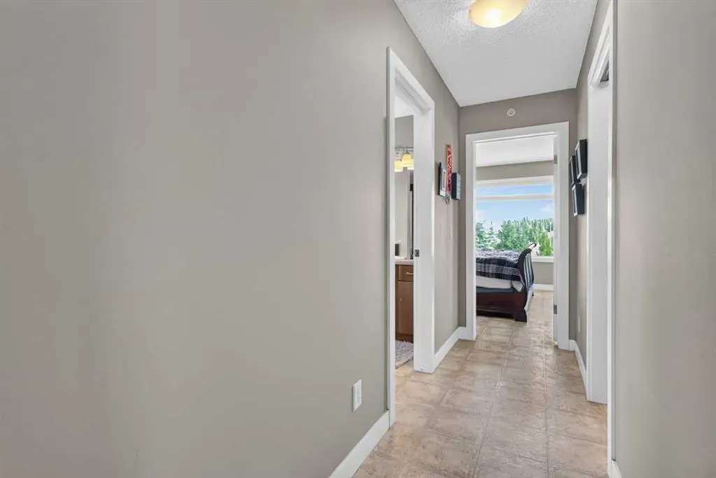 4 Sunset Square