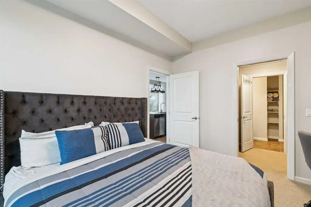211 13 Avenue SE #302