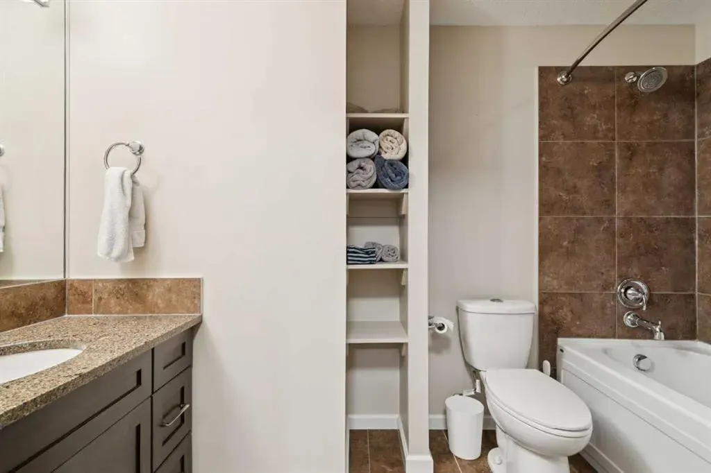 211 13 Avenue SE #302