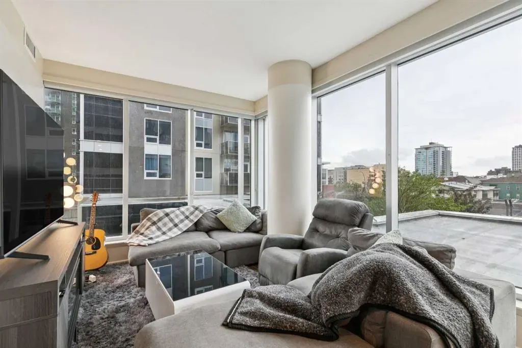 211 13 Avenue SE #302