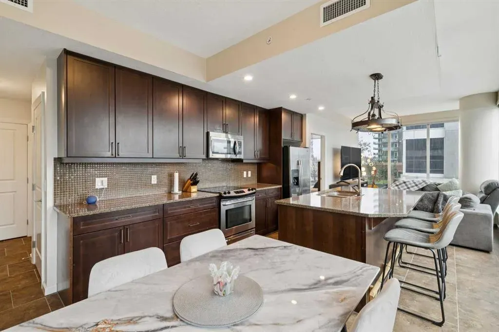 211 13 Avenue SE #302