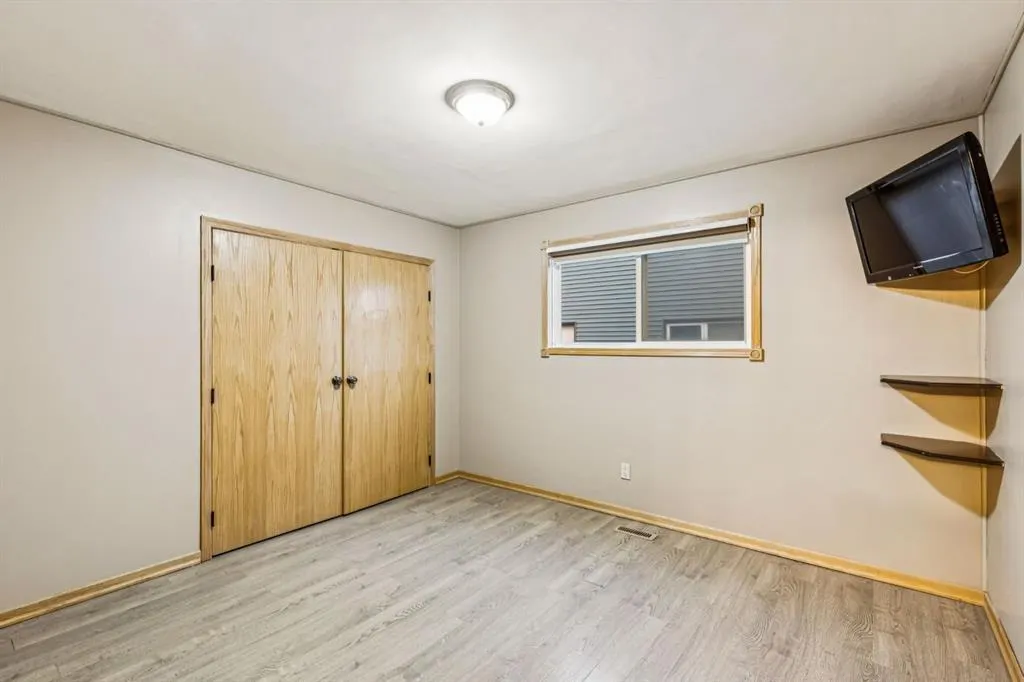 90 Glenhill Drive
