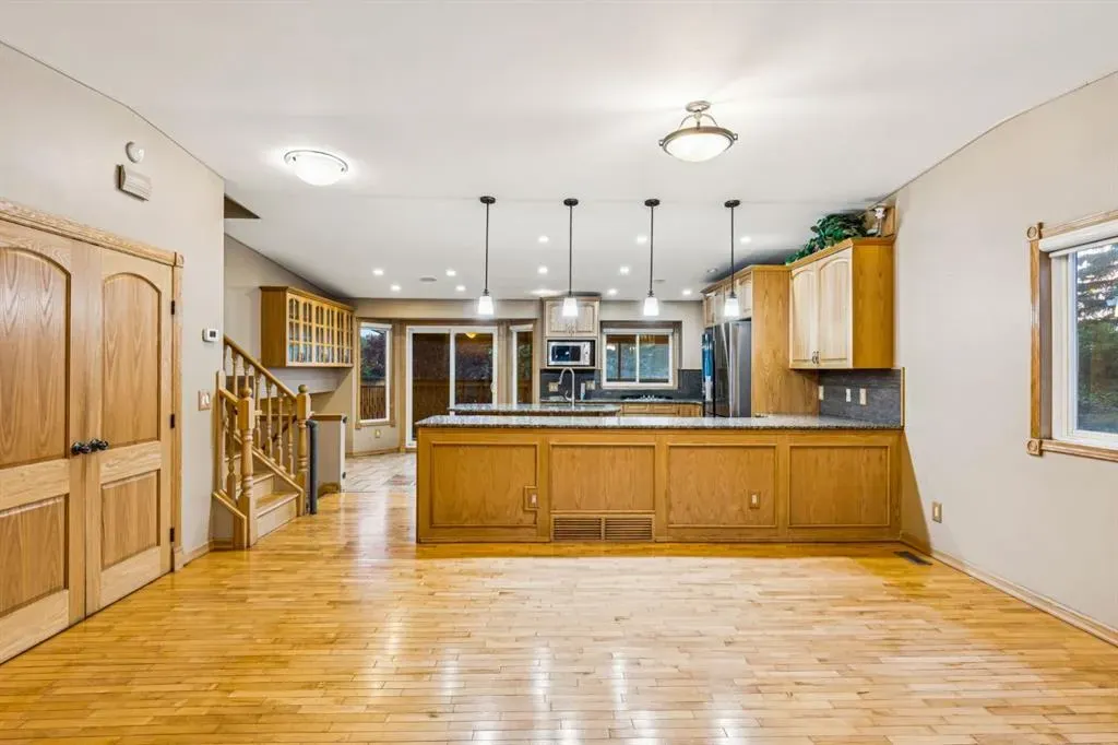 90 Glenhill Drive
