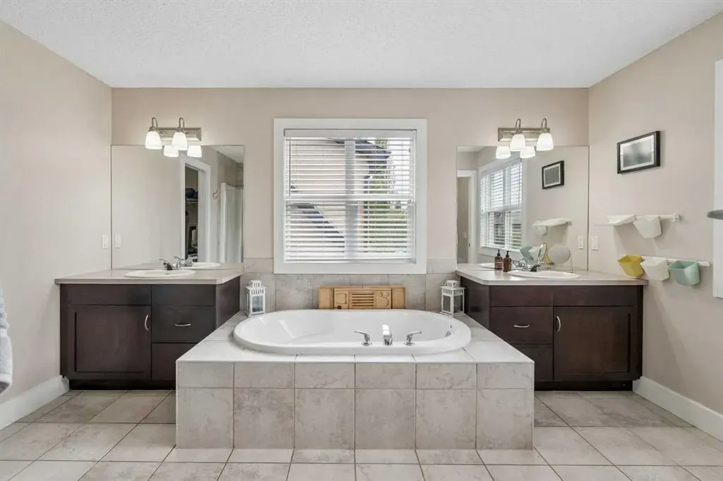 45 Mahogany Terrace SE