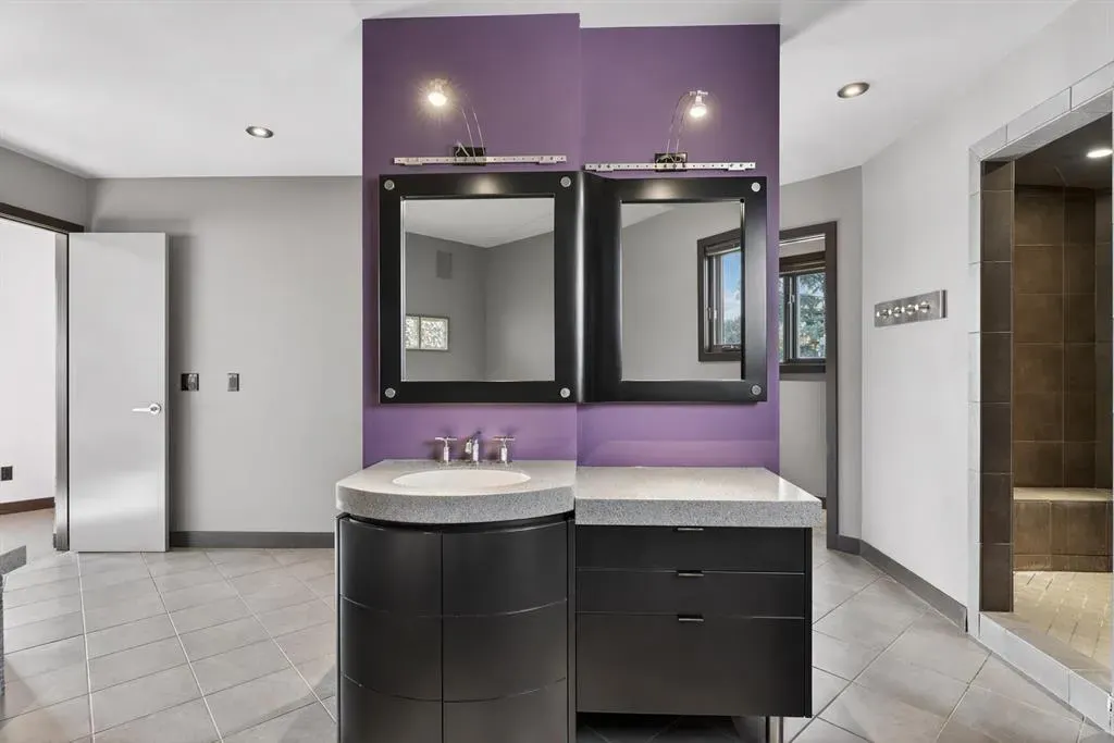 43 Westbluff Place