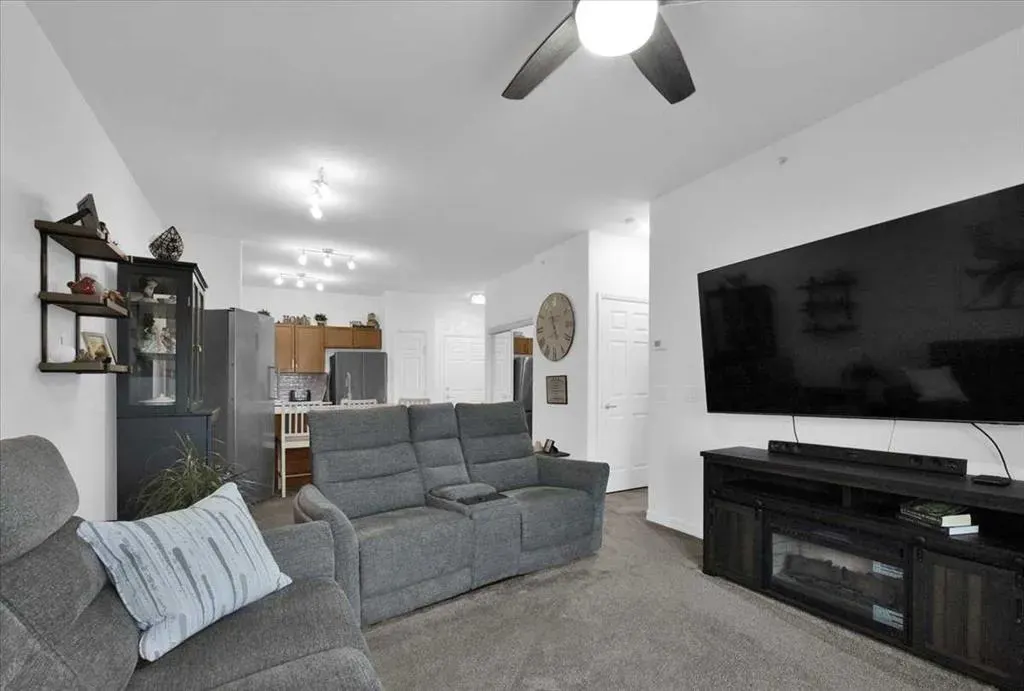 92 Crystal Shores #2408