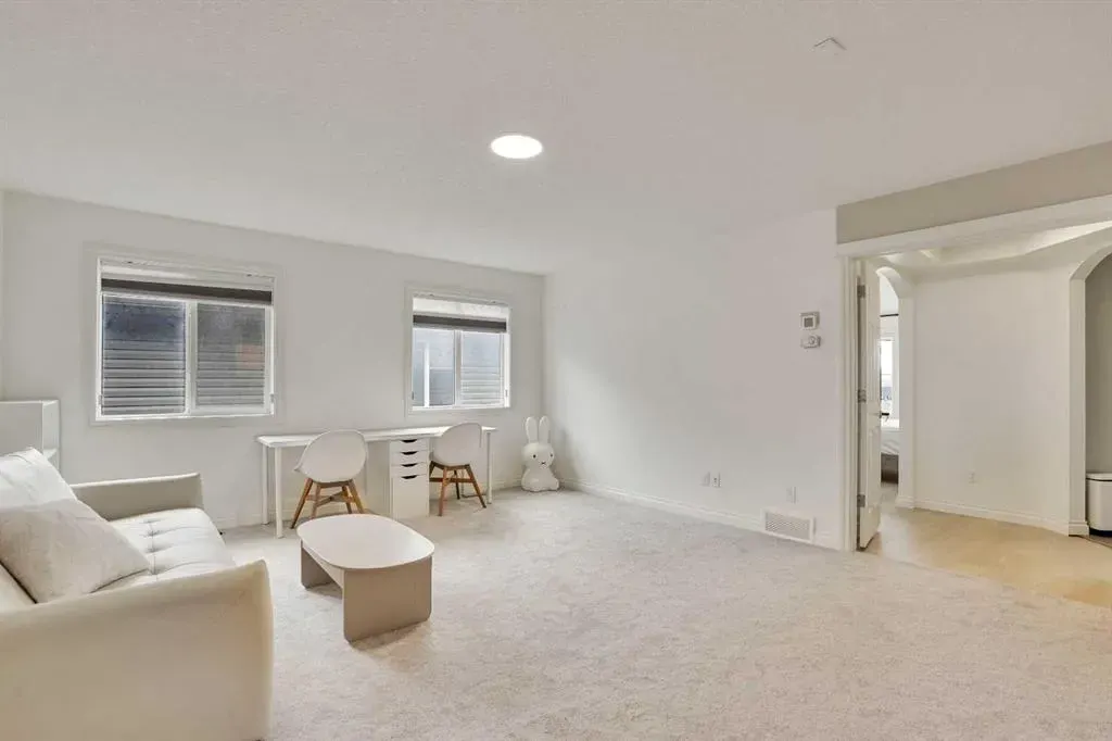 85 evansborough Way NW