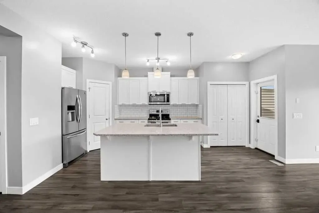 338 Fireside Boulevard