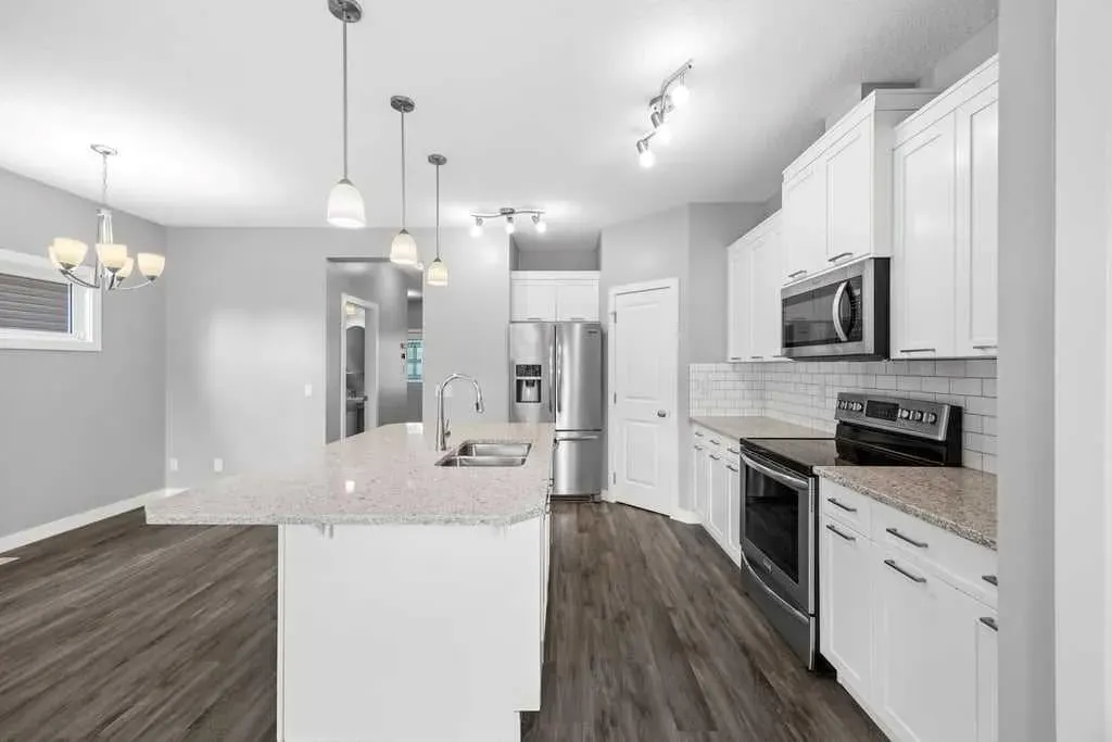 338 Fireside Boulevard