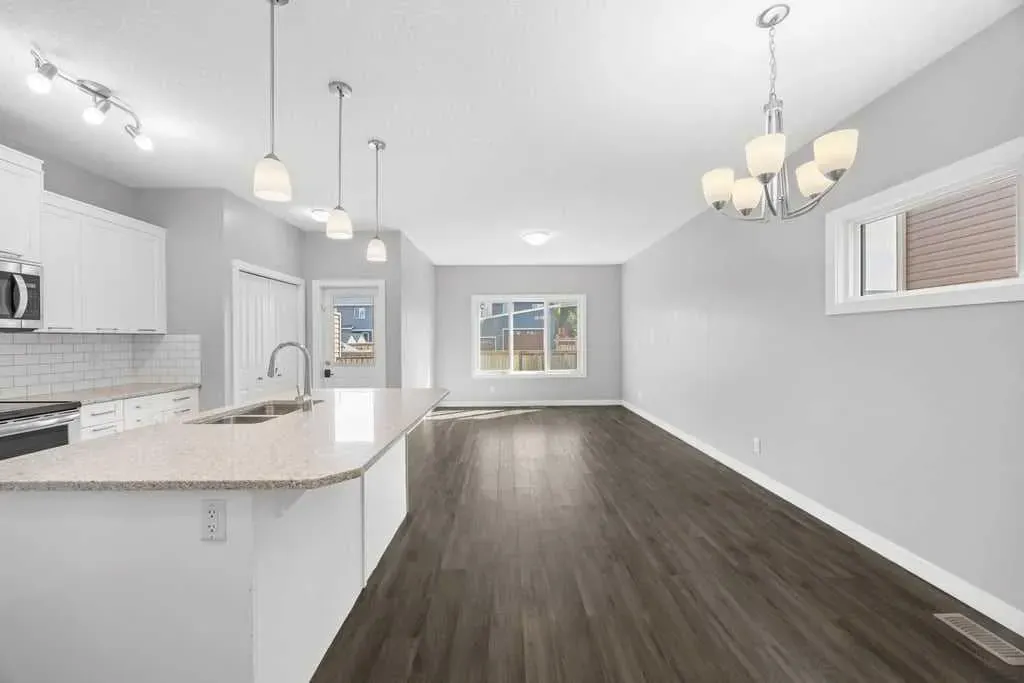338 Fireside Boulevard